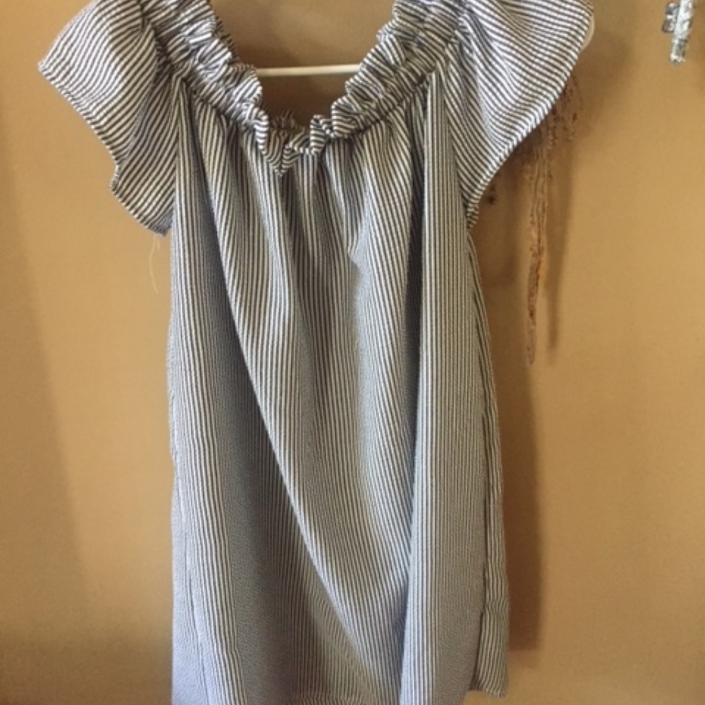 Women's large off the shoulder tunic New.